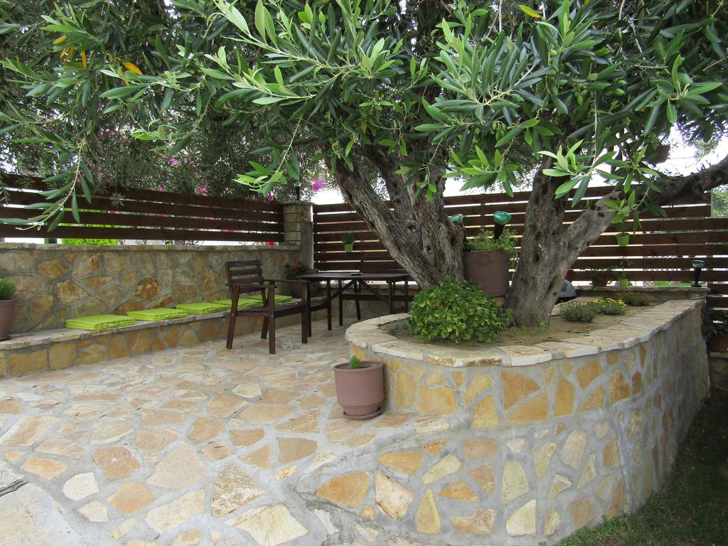 Filanthi Apartments Paralia Vrachou Exterior photo